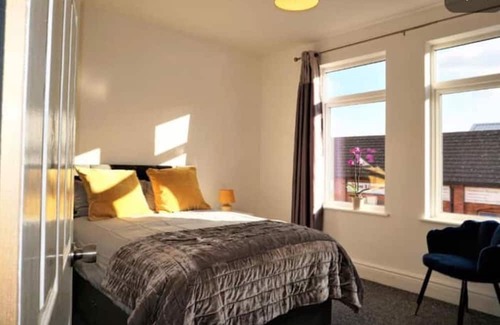 Kettering Casa | 5 Bed town house in Kettering town centre