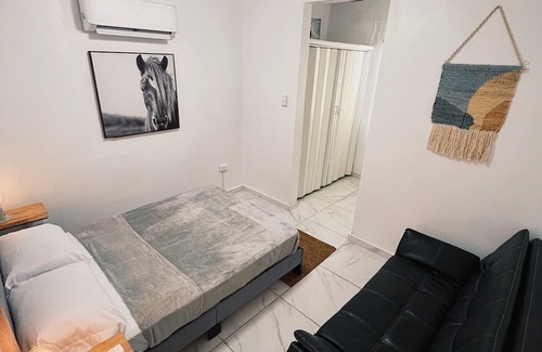 Ponce Casa | Modern, Stylish & Great Location