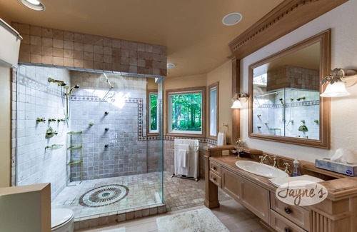 Muskoka Lakes Cabaña | 2 cottages with a total of 6 bed and 5 bath on Lake Rosseau