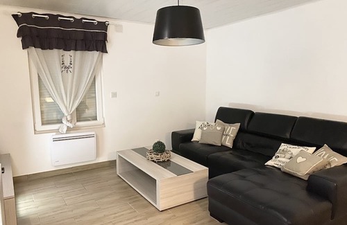 Vireux-Wallerand Casa | Vrbo Property
