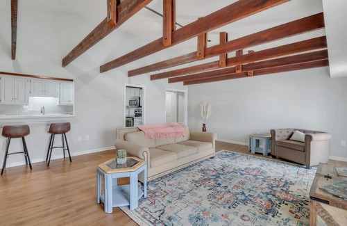 Statesboro Apartamento | Eagle Creek Loft - Close to Shops Food GSU