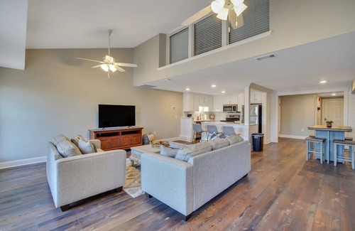 Statesboro Apartamento | Downtown Loft - Above Bull Barrel Close to Georgia Southern