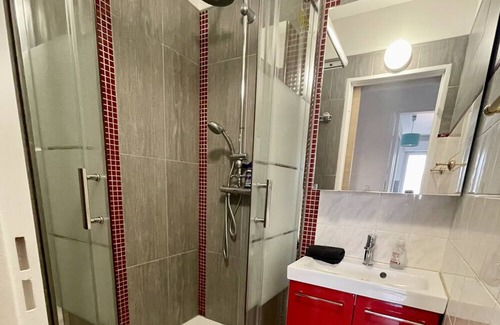Palaiseau Cama Y Desayuno | Chambre 16m2 Palaiseau Centre Ville. Gare RER Palaiseau à 2mn à Pied