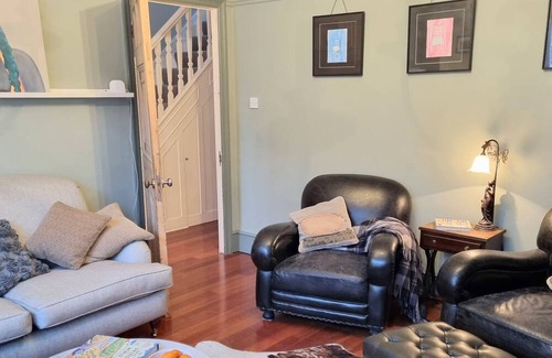 Mortlake Casa | Richmond Parkside escape. Amazing family house in safe and leafy London.