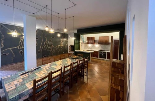 Corigliano D'Otranto Casa | Holiday Home 'Casita Flor' with Shared Pool, Wi-Fi and Air Conditioning