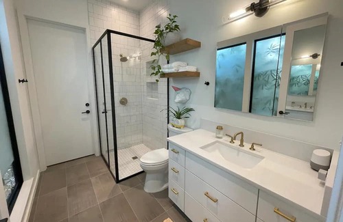 Holly Casa | Big East Austin house at Lake & close to DT