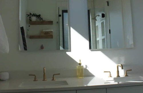 Holly Casa | Big East Austin house at Lake & close to DT