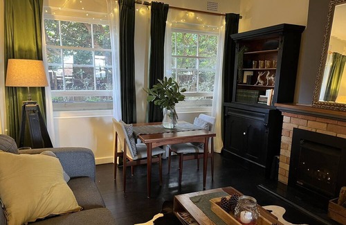 Cremorne Apartamento | Peaceful ground floor oasis | Minutes to fabulous harbor bays & views