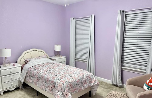 Suffolk Casa | Comfortable stay in quiet and safe neighborhood close to grocery store.
