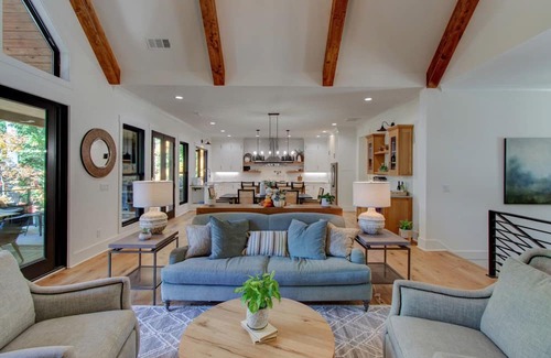 Reed Creek Casa | 5BR Luxury Lakefront w/ Private Dock, Hot Tub, and Fire Pit. Pet Friendly!
