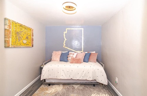 San Clemente Casa | Historic Central Tucson Casa Clemente minutes from Downtown, UofA Pet Friendly