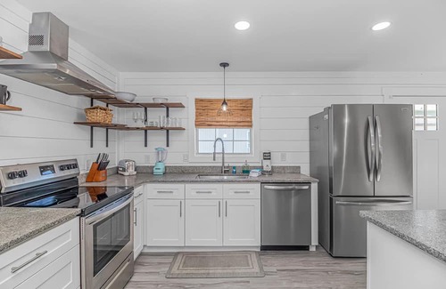 Murrells Inlet Casa | Beachside Retreat - Garden City - Murrells Inlet
