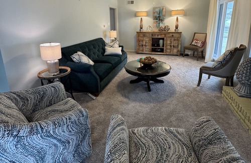 Lakeland Casa | Lovely Lakefront House with level backyard with beautiful sky/sunset views!