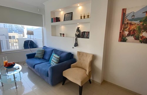Sliema Apartamento | Sliema Cosy Penthouse with BBQ