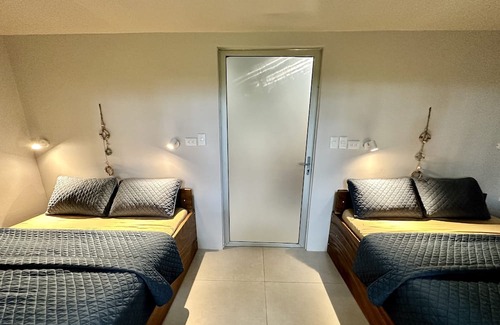 Penjamo Casa | Forest Hideaway: Container Retreat with Private Pool. Pet friendly!