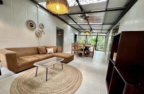 Penjamo Casa | Forest Hideaway: Container Retreat with Private Pool. Pet friendly!