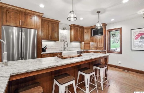 Howard Casa | Comfortable Lakefront Home with beautiful dock on Apple Valley Lake, Ohio.