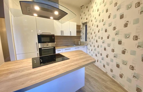 Szentimrevaros Apartamento | Luxury Buda, Welcome to our large, freshly renovated 2-bedroom apartment!