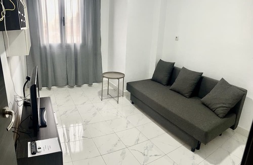 Bailen-Miraflores Condominio | Apartamento Domingo