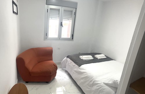 Bailen-Miraflores Condominio | Apartamento Domingo