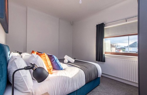 Billingham Casa | Contractor-Friendly 3 Bed Home in Billingham