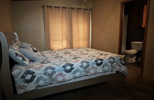 Los Fresnos Casa | Beautiful Water Front Ranch Getaway