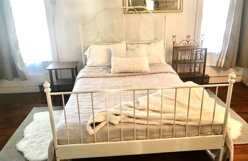 Springfield Center Condominio | 1.5 miles to Glimmerglass Opera and 16 miles to Cooperstown Dreams Park