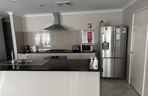 Ellenbrook Casa | House at the back of the Vines Golf Club in Swan Valley region.