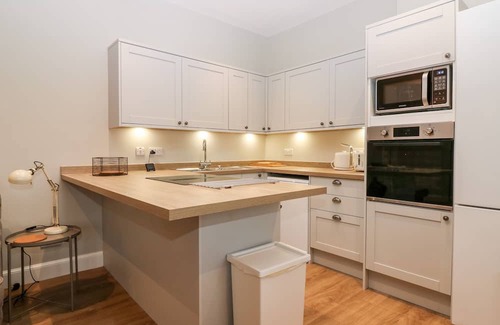 Haddington Cabaña | 8 BARNEY MAINS COTTAGE, pet friendly, with open fire in Haddington