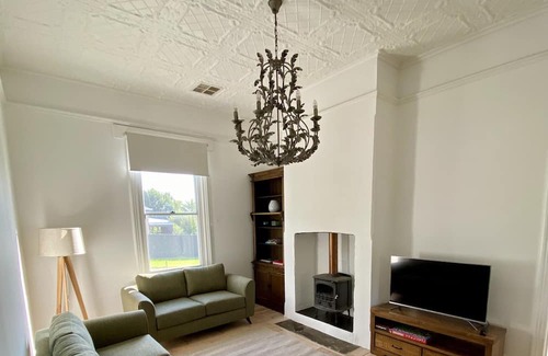 Seppeltsfield Casa | The Cottage at Seppeltsfield 2 bedroom cottage in the heart of Seppeltsfield
