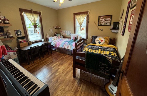 Mount Carmel Casa | 2024 Solar Eclipse Full Totality Location! 2 Bedroom 1 Bath Home