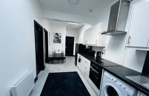 Sheldon Apartamento | Cosy Stylish Pad Close to Airport, NEC & Nightlife