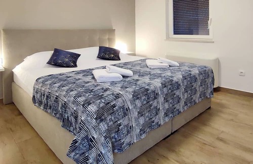 Marsici Apartamento | One bedroom apartment with terrace Kremenići, Krk (A-21679-a)