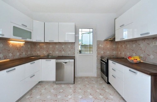 Kamen Apartamento | Three bedroom apartment with terrace and sea view Stobreč, Split (A-21990-a)