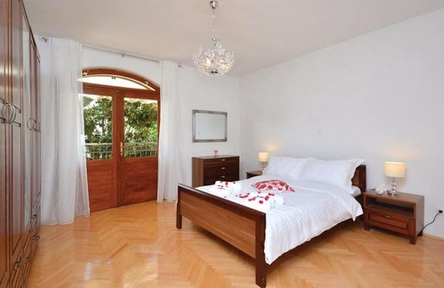 Kamen Apartamento | Three bedroom apartment with terrace and sea view Stobreč, Split (A-21990-a)