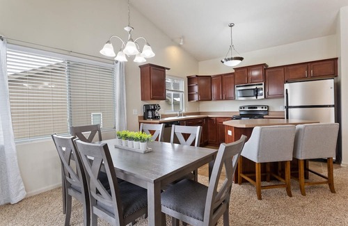 Bellevue Casa | Serene 2 Bdrm Home close to Offutt and Omaha
