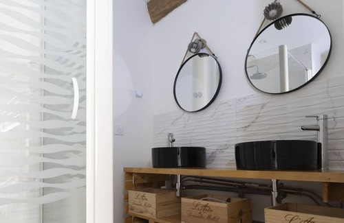 Naujan-et-Postiac Casa | Vrbo Property