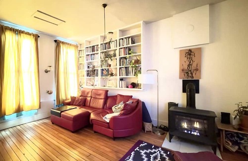 Adelma Beach Apartamento | Unique flat in Heart of Downtown Port Townsend!