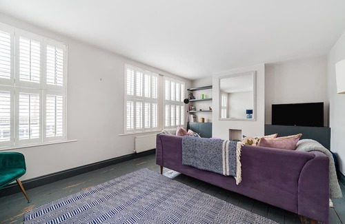 West Hill Apartamento | Colourful Southfields Charm