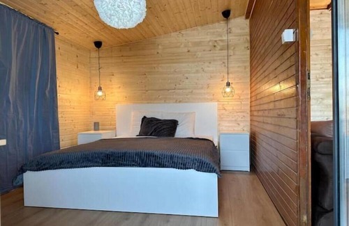 Cukarica Casa | TeLu HouseBoat