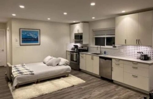 Halfmoon Bay Casa | A beautiful summer 1 brm cottage located in Halfmoon Bay Resort fully furnished.