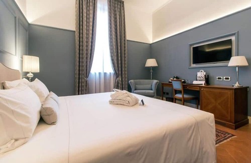 Rondo - Torretta Casa | Italian Luxury Retreat: Scenic Park Views, Rental Bicycles, Pet-Friendly