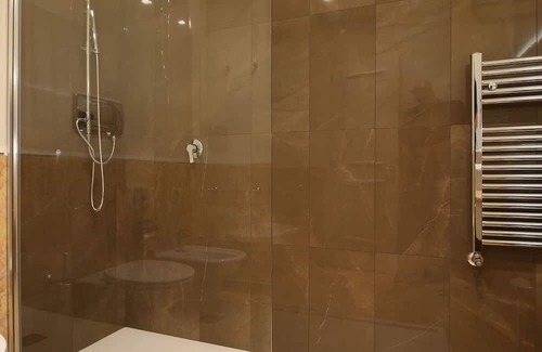 Rondo - Torretta Casa | Elegant Stay in Nature: 4-Star Comfort, Bike Through Parco Nord, Pets Welcome
