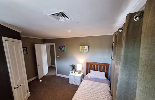 Highton Casa | 4BD House - Available late March to early July Only 6 km to Geelong City Centre