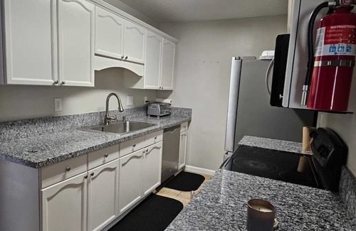 Raleigh Casa | Newly remodeled 5 BR in North -Central Memphis