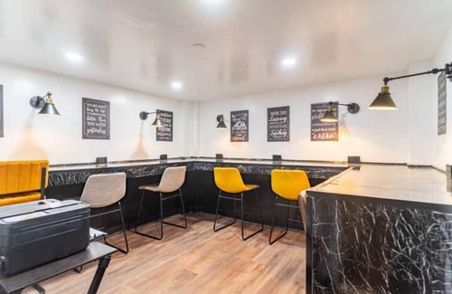 Midtown Casa | Central Hotel Room with 2 Bedrooms & at Bryant Park - Times Square