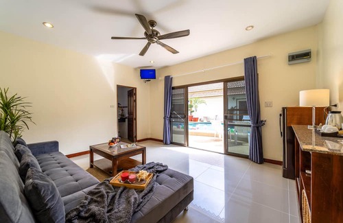Bang Sare Casa | Superior Bedroom in comfy Resort -SCR6