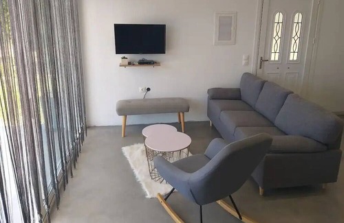 Chalikounas Villa | Lovely 3 bedroom villa with private pool, BBQ, few minutes away from the beach.