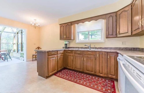 Elora Casa | Large river front home minutes from downtown Elora!