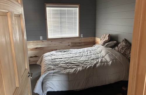 Williams Cabina | Large cabin with all new construction near Lake of the Woods.